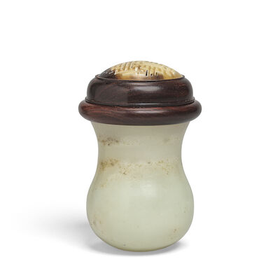 A PALE CELADON JADE CRICKET JAR 19th century (2)
