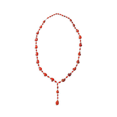 A CARVED AMBER 'MONKEY' NECKLACE Circa 1910