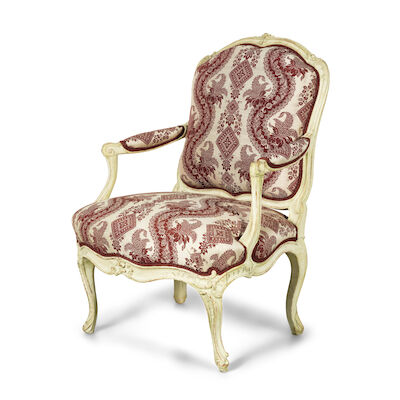 Fauteuil en bois relaqué blanc par Tilliard, d'époque Louis XVA Louis XV armchair in white painted wood, by Tillard