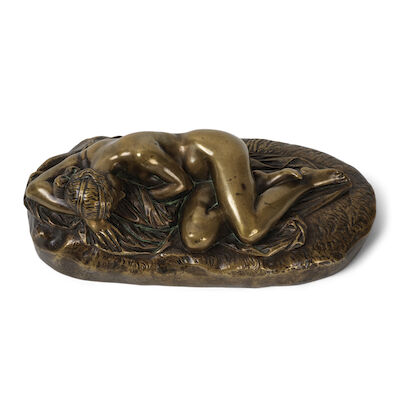 James Pradier (1790-1852)Figure en bronze représentant une OdalisqueJames Pradier (1790-1852)A bronze figure of an Odalisc
