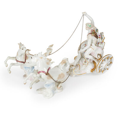 Groupe en porcelain de Meissen représentant Apollon dans son chariot, milieu du XVIIIe siècle A Meissen group of Apollo in his chariot, mid 18th century