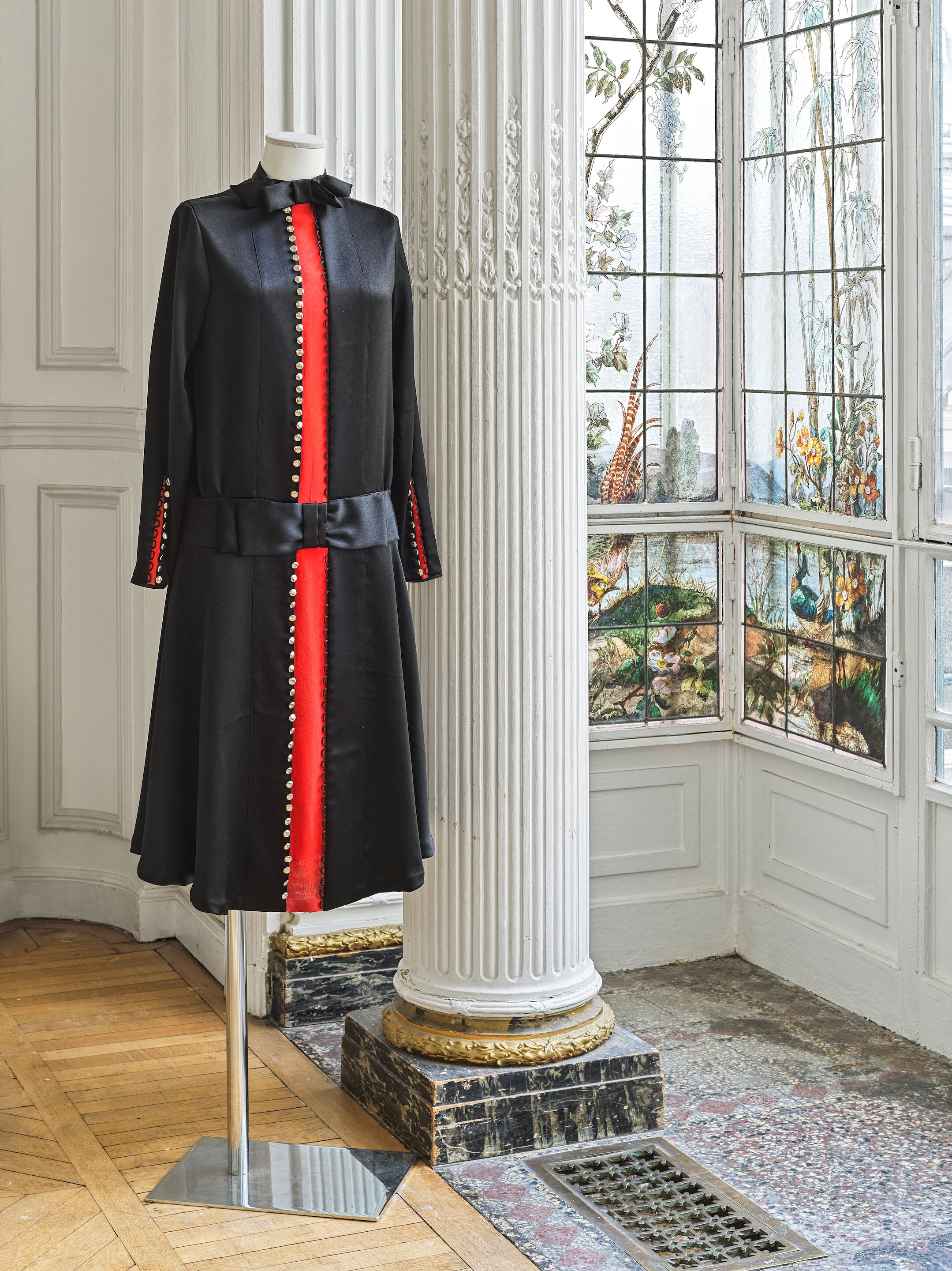 1910–2010: 100 years of Haute Couture and vintage pieces, from two european collection and others