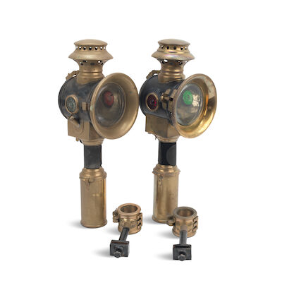 A pair of acetylene-powered carriage lamps, ((4))