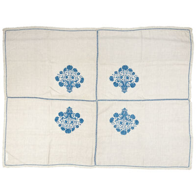 A table cover of embroidered linen American, early 20th century, possibly Deerfield Massachusetts ((4))