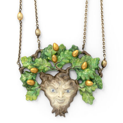 Arje Griegst: "The Oak Man". A porcelain necklace of sterling silver in the shape of a face and oak branches. L. 60 cm.