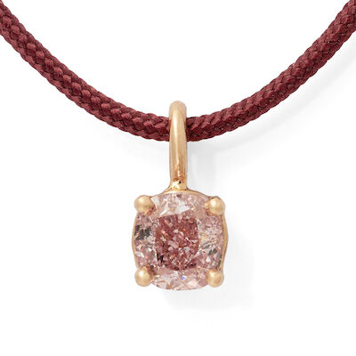 A diamond pendant set with a pink diamond weighing app. 0.50 ct, mounted in 18k rose gold. NFIP/SI2. L. 9 mm.