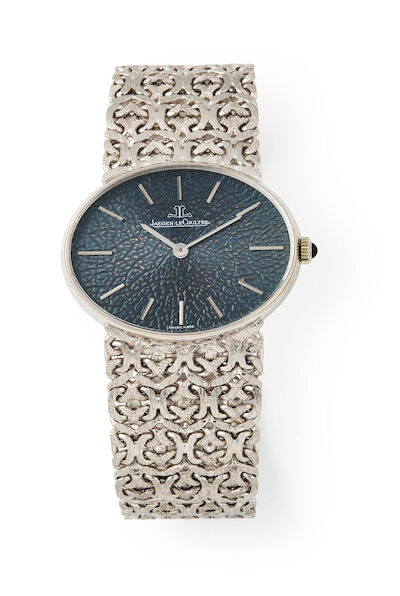 Jaeger-LeCoultre: 18k white gold with hammered gold dial, ref. 433 - 14087/22. Mechanical movement with manual winding, cal. P838. 1970s.