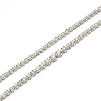 A long graduated diamond necklace set with numerous brilliant-cut diamonds, mounted in 18k white gold. L. 90 cm.