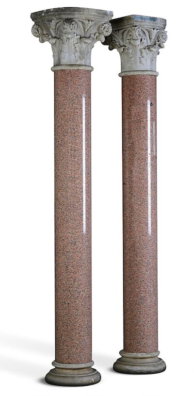 A pair of Italian pink granite columns. 19th century. Approx. H. 252 cm. W. 40 cm. Diam. 35 cm. (2)