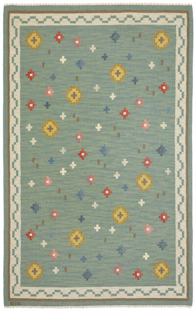 Anna-Greta Sjöqvist: Handwoven wool carpet in "rölakan" flatweave technique. Polychrome floral decor on green base. Handwoven wool carpet in "rölakan" flatweave technique. Polychrome floral decor on green base. Signed AGS. Made second half of 20th century, Sweden. L. 306 cm. W. 194 cm.