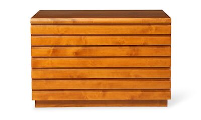 Alvar Aalto: Birch chest of drawers, front with seven drawers with recessed handles. Artek, 1960s. Birch chest of drawers, front with seven drawers with recessed handles. Manufactured by Artek, 1960s. H. 65 cm. D. 80 cm. W. 100 cm.