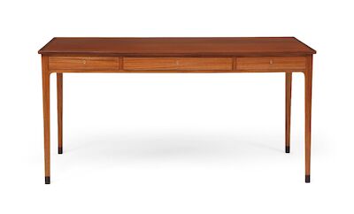 Ole Wanscher: Mahogany writing desk. Front with three drawers. Made and marked by cabinetmaker AJ. Iversen, 1950s. Mahogany writing desk. Front with three drawers. Made and marked by cabinetmaker AJ. Iversen, 1950s. H. 74 cm. W. 150 cm. D. 75 cm.