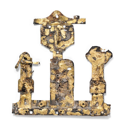 Robert Jacobsen: "Hellig Trekonger". Relief in iron with gold leaf and accompanying lined box. H. 34.5 cm. (2) "Hellig Trekonger" (Three Holy Kings). Relief in iron with gold leaf and accompanying lined box. H. 34.5 cm. (2)