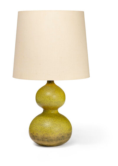 Axel Salto: A calabash-shaped stoneware table lamp. Decorated with Solfatara glaze. Signed SALTO. H. 28/51.5 cm. A calabash-shaped stoneware table lamp. Decorated with Solfatara glaze. Signed SALTO. Royal Copenhagen. H. excl. socket 28 cm. H. incl. shade holder 51.5 cm.