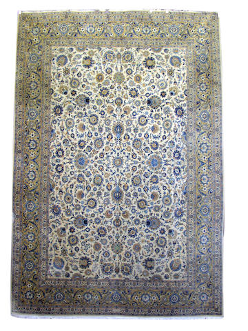 A fine Kashan carpet, Central Persia, 415cm x 282cm