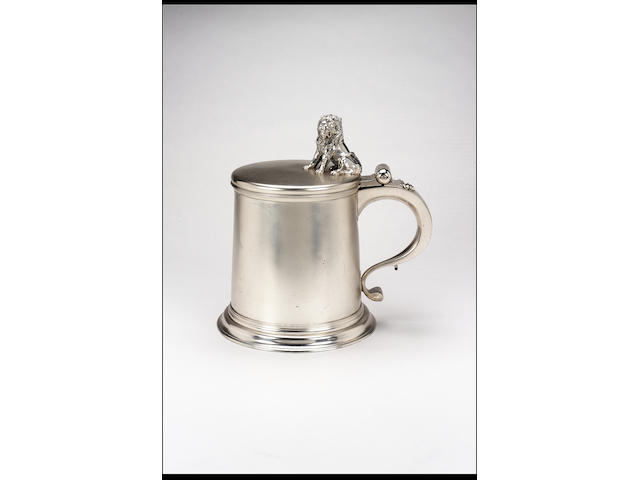 A large Edwardian reproduction of a William and Mary tankard, by L.A. Crichton, London 1906,