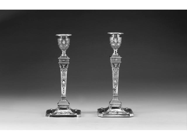 A pair of Edwardian silver candlesticks, by Walter Latham & Son, Sheffield 1905,