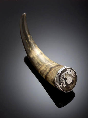 A silver mounted rams horn Snuff Mull, 21cms long.