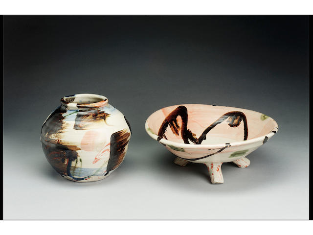 Sandy Brown A bowl on three feet, late 1980's,