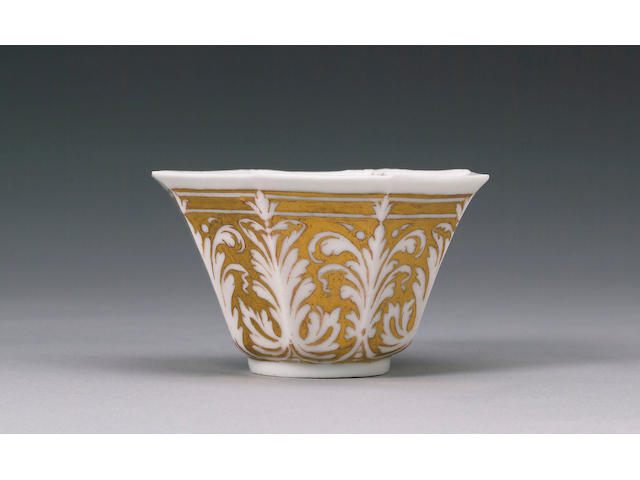 A Vezzi small bowl or teabowl circa 1720-27