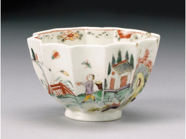An early Worcester teabowl circa 1752