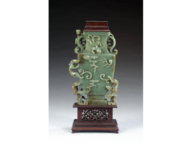 A green jade archaistic vase, with wood cover and wood stand [3]