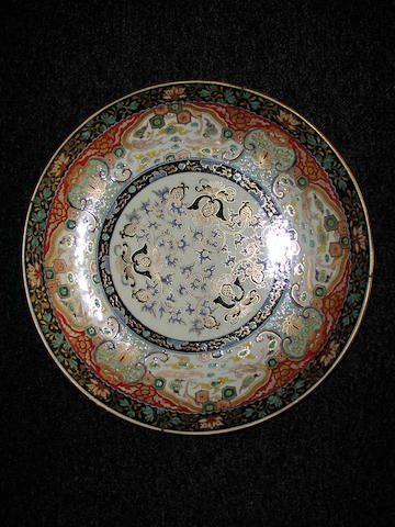 An Imari charger, late 19th/ early 20th Century,