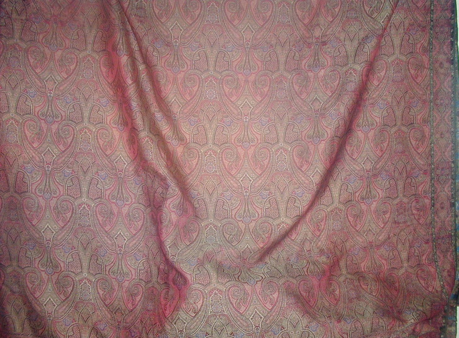 A long shawl,