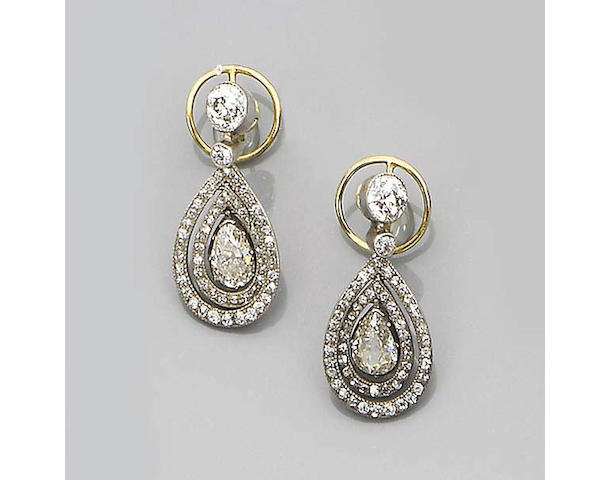 A pair of diamond earpendants