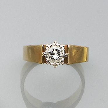 A diamond single-stone ring