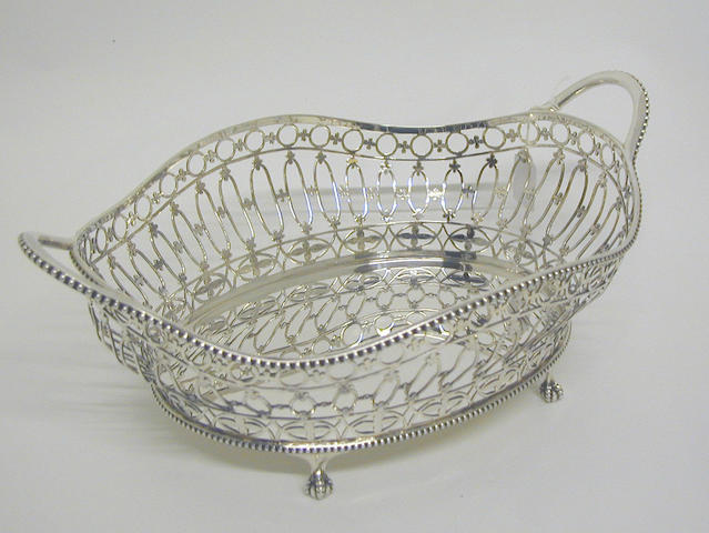 A Edwardian bread basket, by J Dixon and Sons Ltd, Sheffield, 1906,