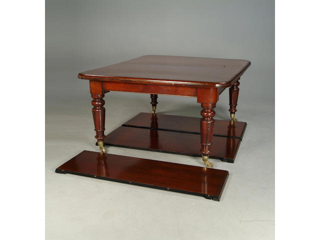 A William IV mahogany extending dining table