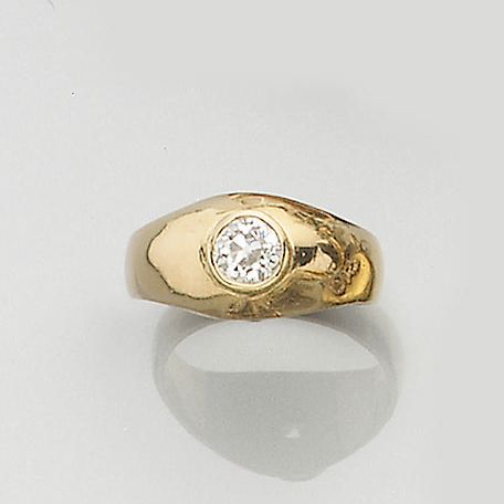 A diamond single-stone ring