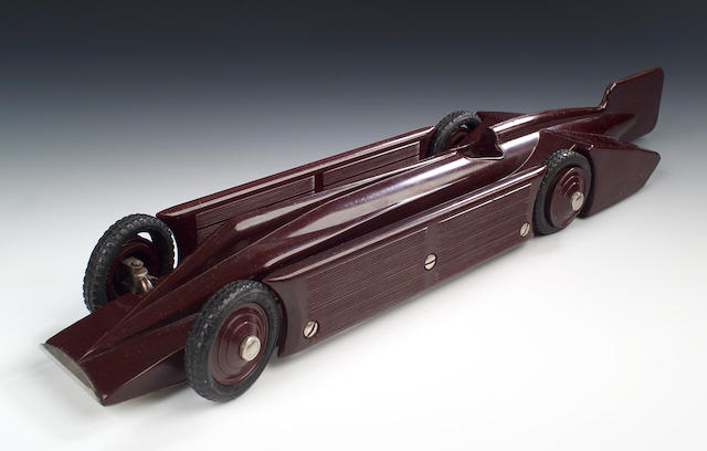 Art Deco circa 1930, A bakelite model of the Golden Arrow record car