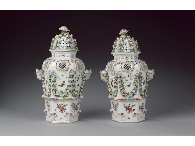 An impressive pair of Worcester hexagonal 'Frill' vases and covers circa 1770-72