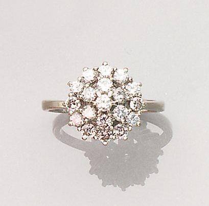 A diamond cluster ring