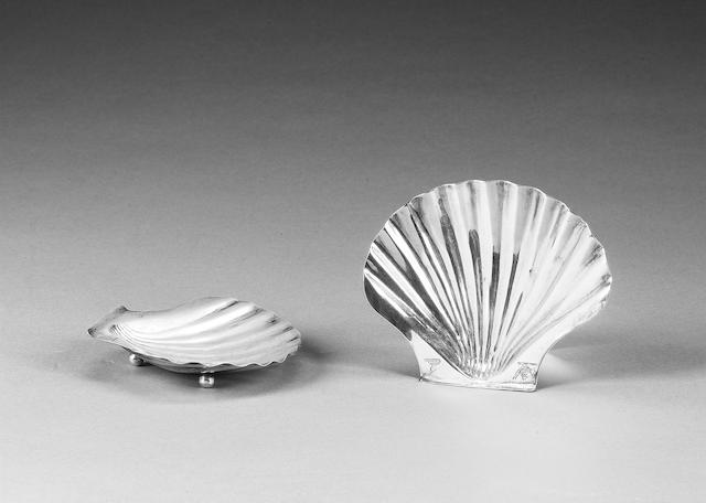 A pair of George IV Irish silver shell-shaped butter dishes, by Richard Sawyer, Dublin 1814,
