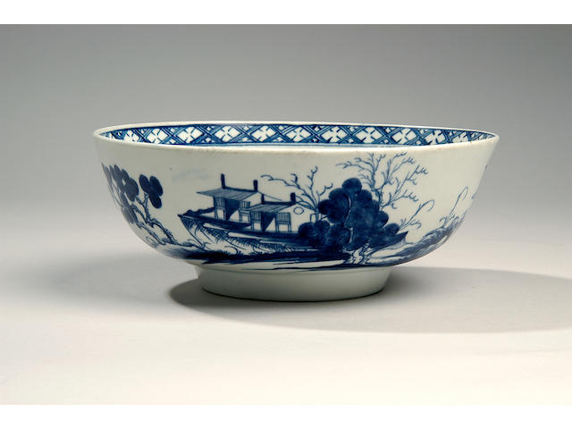 A Worcester porcelain bowl,