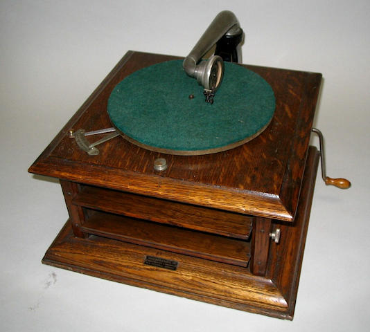 A Columbia Graphophone table top internal horn gramophone
