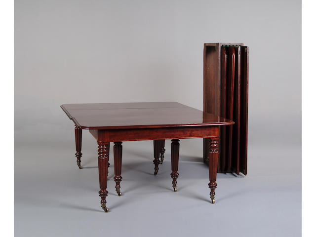 A William IV mahogany extending dining table