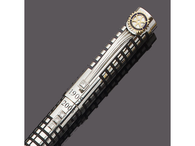 Mont Blanc. A limited edition 18ct white gold fountain pen