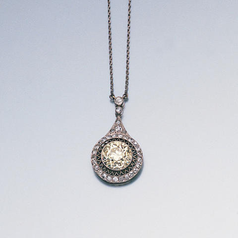 An early 20th century diamond pendant necklace,