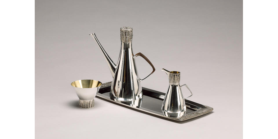 CHRISTOPHER NIGEL LAWRENCE : A silver three piece coffee service with oblong tray, London 1972, tray London 1973