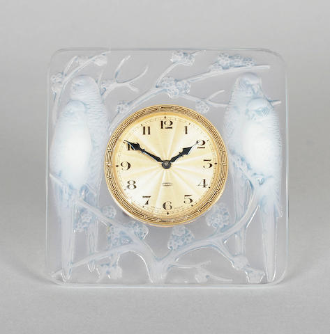 A Lalique opalescent timepiece 'Ins&#233;perables'