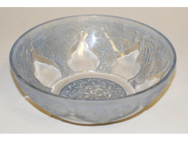 A Lalique frosted bowl 'Vases',