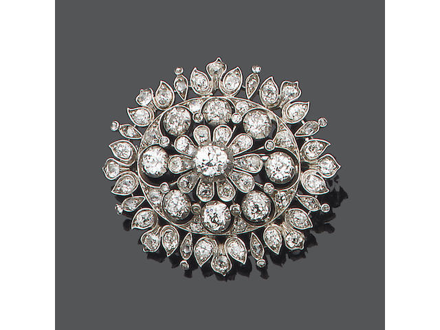 A late 19th century diamond brooch/pendant,