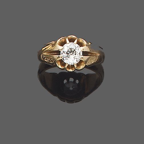 A diamond single stone ring