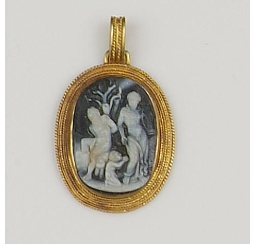 A carved hardstone cameo pendant