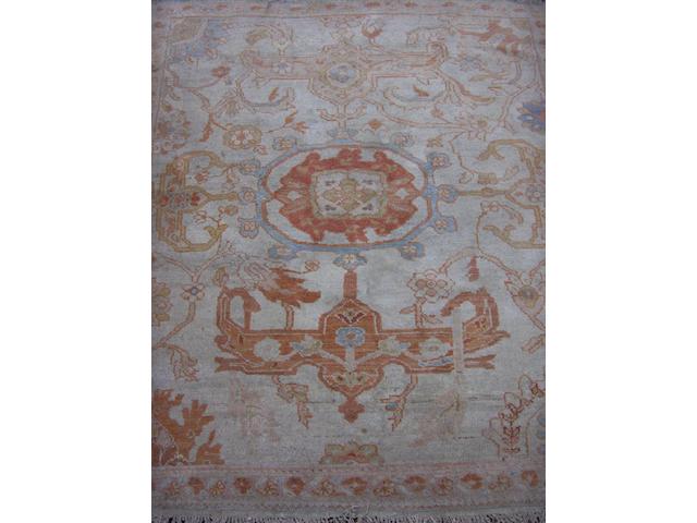 A Mahal rug West Persia, 5 ft 9 in x 4 ft 10 in (176 x 147 cm)