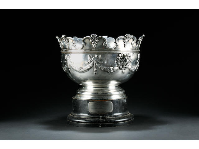 A Victorian Monteith bowl on plinth by Hawksworth, Eyre & Co., Ltd., London 1897